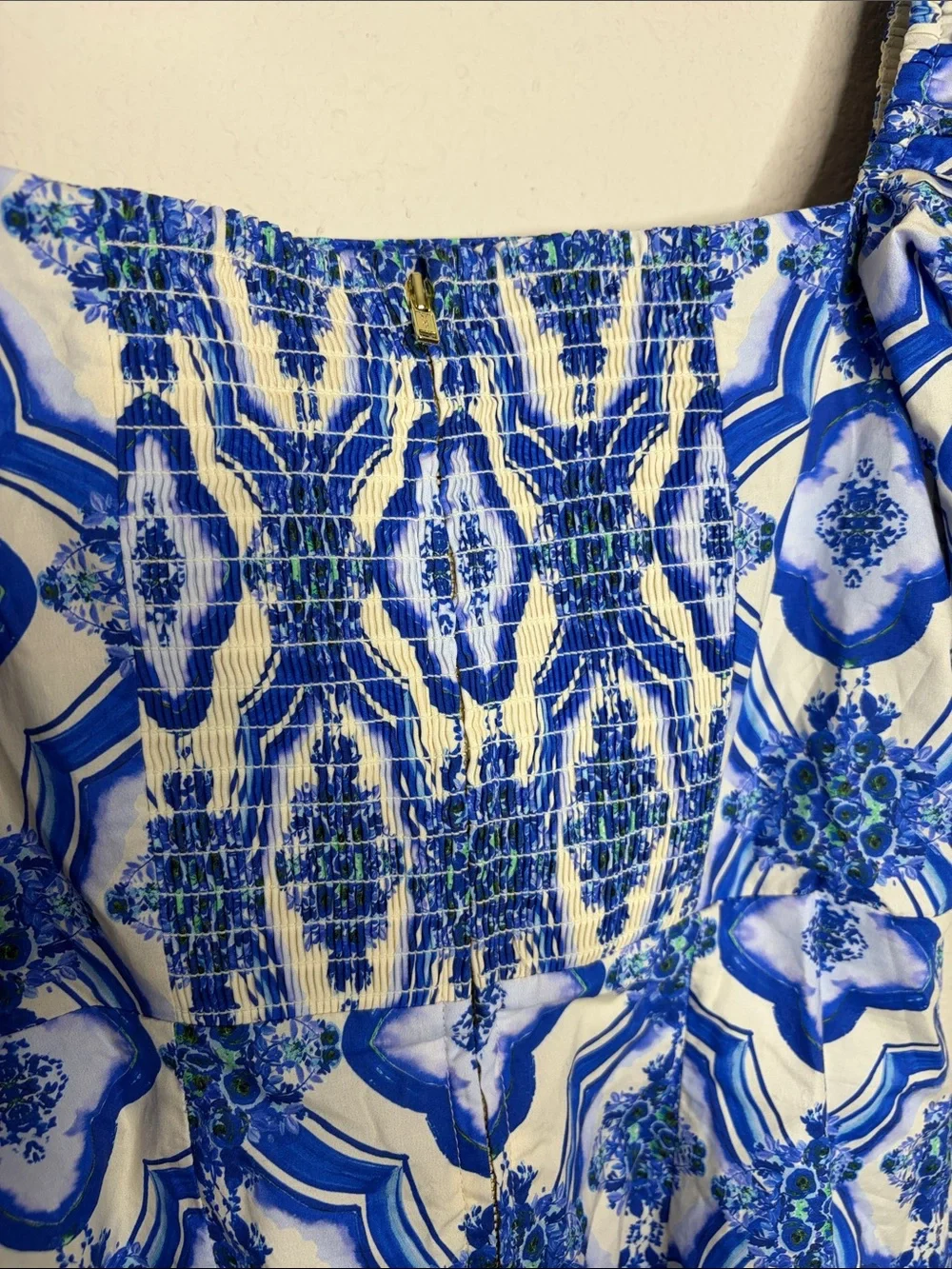 Cara Cara | Women’s Puff Sleeve Kelly Blue Mosaic Poplin Size Medium